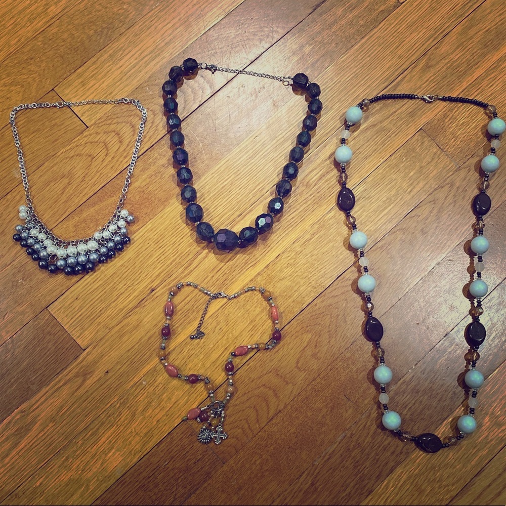 Lot of fashion necklaces!